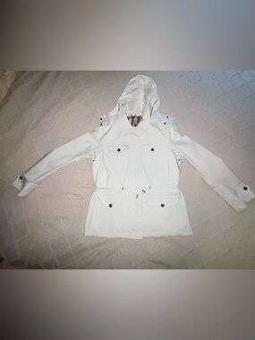 Authentic Burberry Brit White Jacket Women’s Size Large. Nova Check Lining